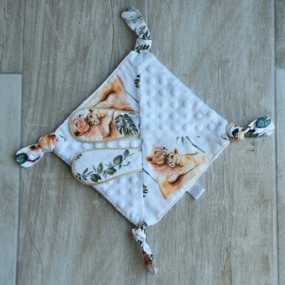 Doudou oreilles lionceaux